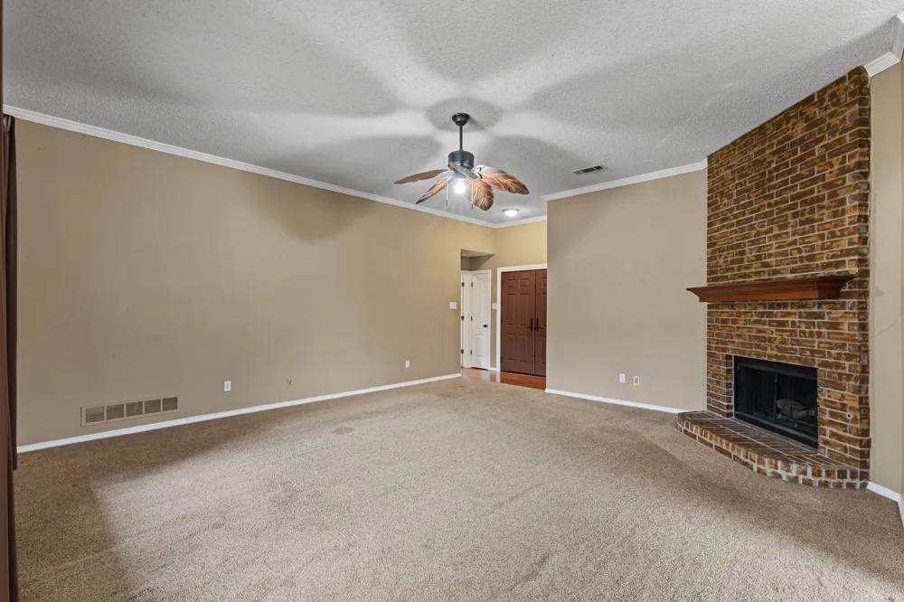 2037 Vista Drive Lewisville, TX 75067