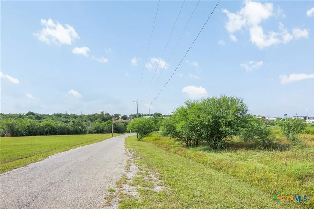 N HWY 183 Gonzales, TX 78629