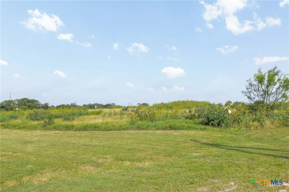 N HWY 183 Gonzales, TX 78629