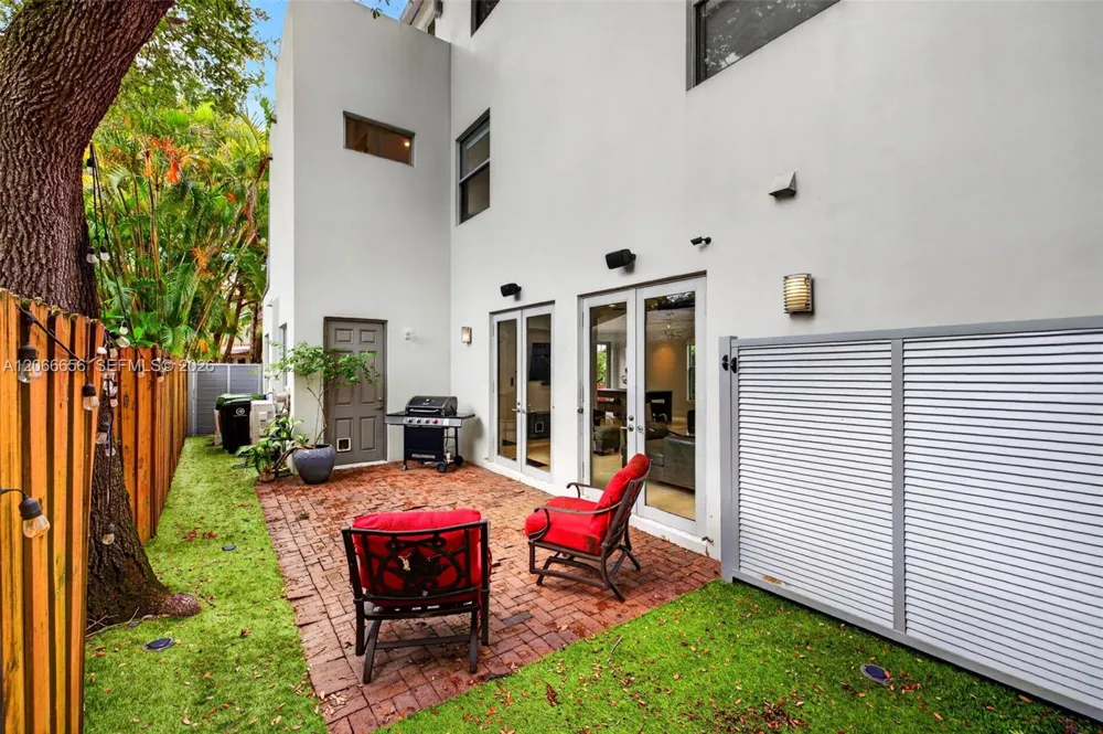 125 NE 16th Ter #0 Fort Lauderdale, FL 33301