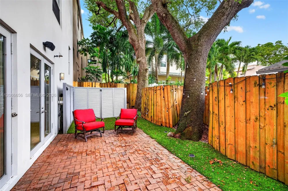 125 NE 16th Ter #0 Fort Lauderdale, FL 33301