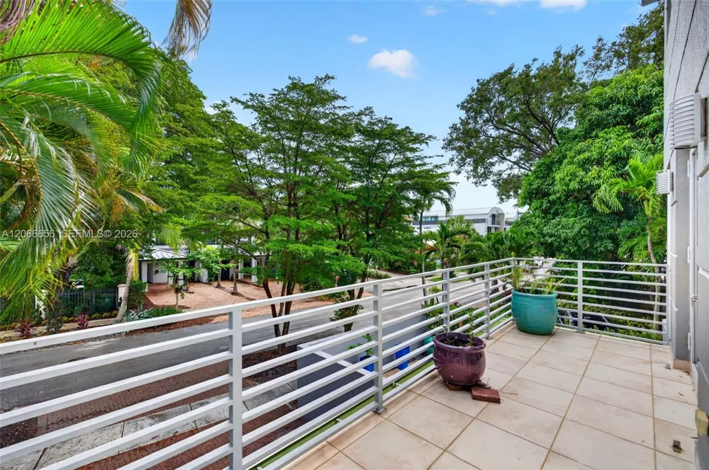 125 NE 16th Ter #0 Fort Lauderdale, FL 33301