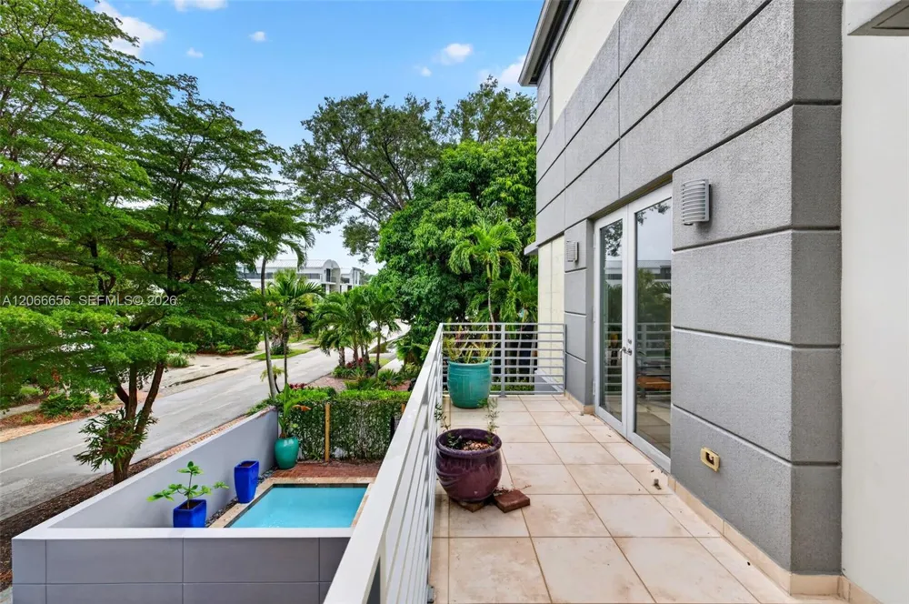 125 NE 16th Ter #0 Fort Lauderdale, FL 33301