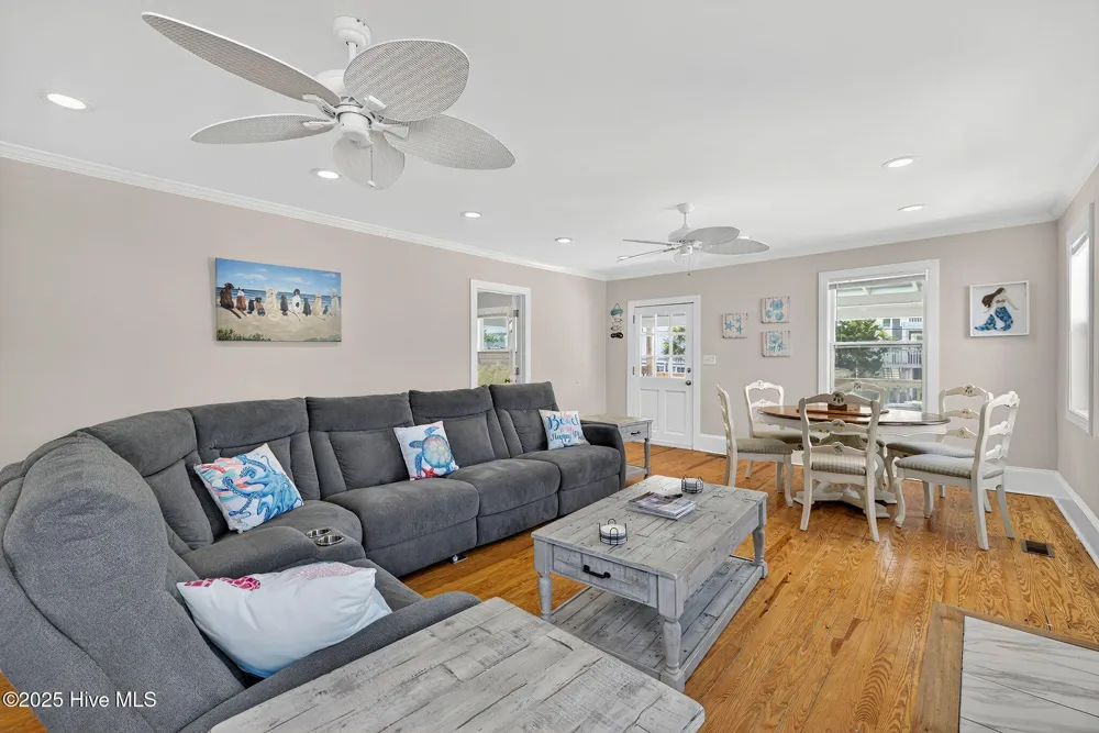 9 E Atlanta Street E Wrightsville Beach, NC 28480