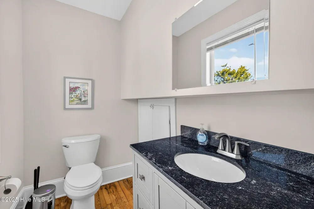 9 E Atlanta Street E Wrightsville Beach, NC 28480