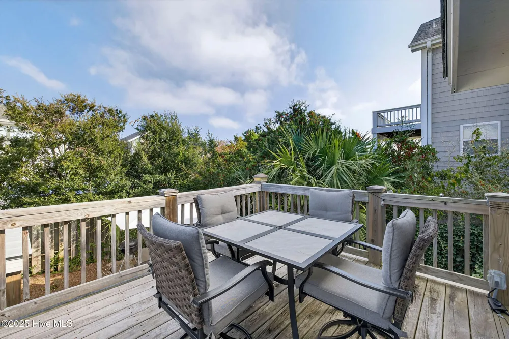 9 E Atlanta Street E Wrightsville Beach, NC 28480