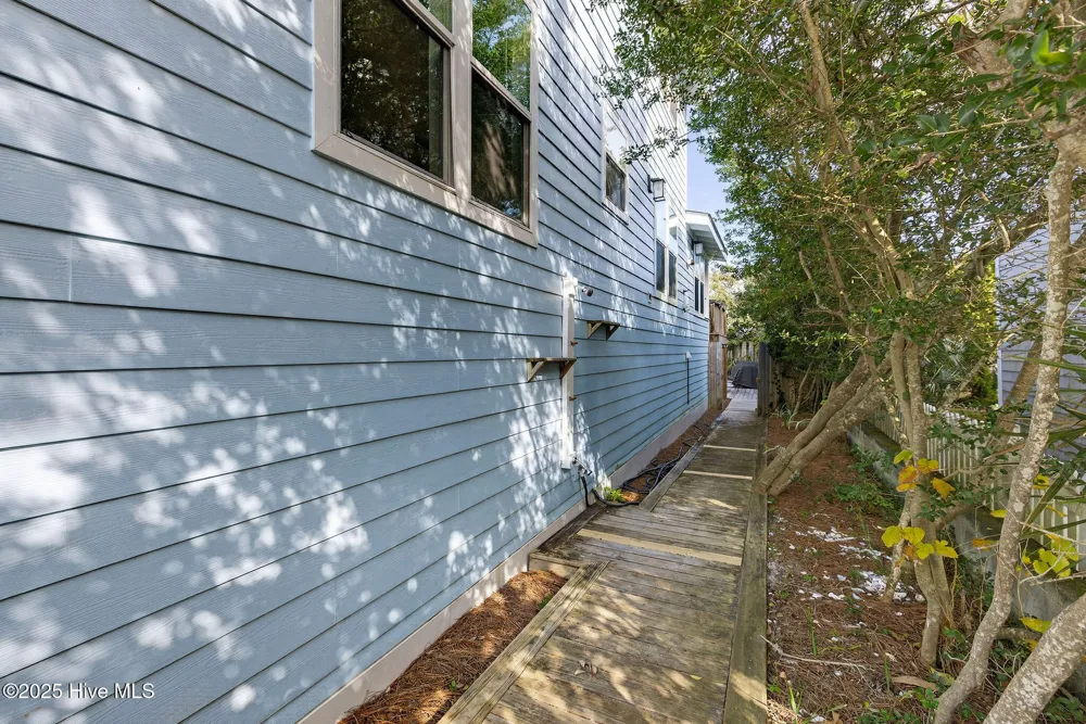 9 E Atlanta Street E Wrightsville Beach, NC 28480
