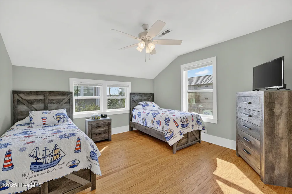 9 E Atlanta Street E Wrightsville Beach, NC 28480