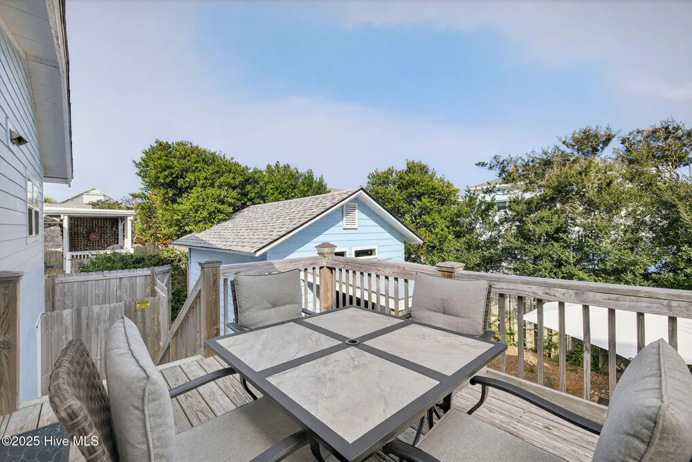 9 E Atlanta Street E Wrightsville Beach, NC 28480