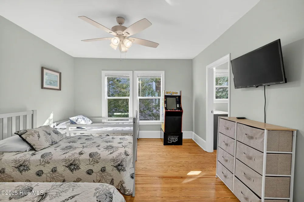 9 E Atlanta Street E Wrightsville Beach, NC 28480