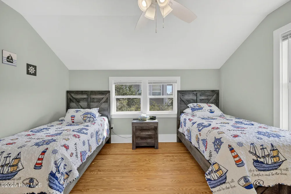 9 E Atlanta Street E Wrightsville Beach, NC 28480