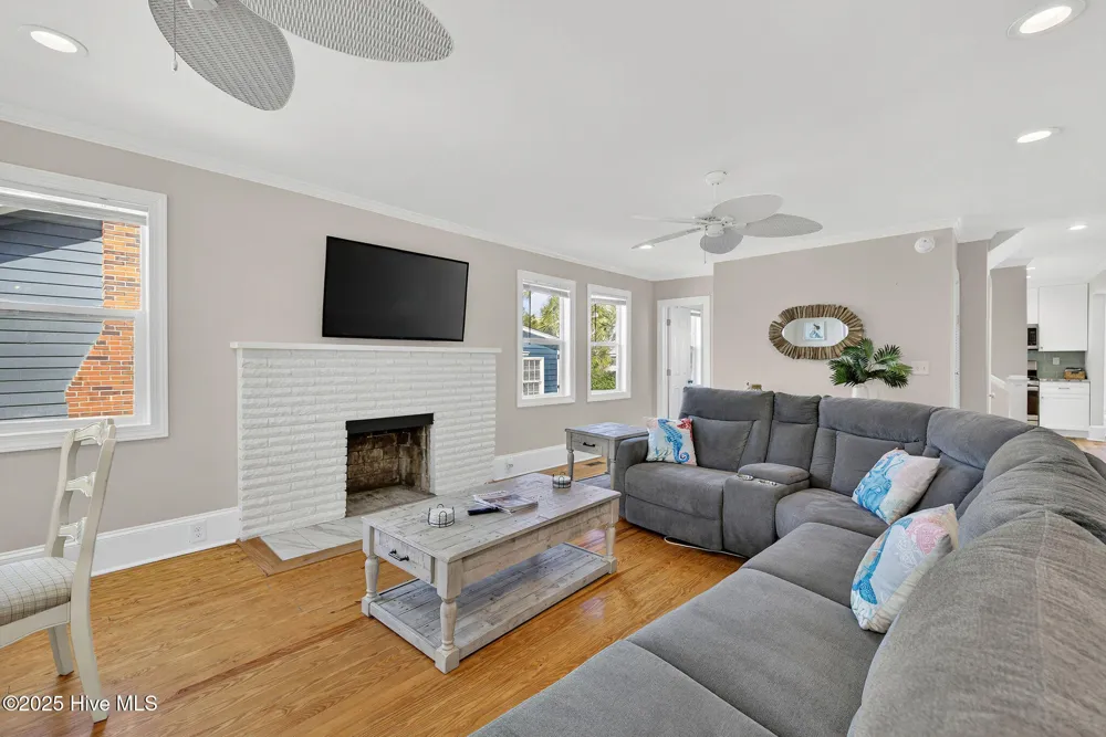9 E Atlanta Street E Wrightsville Beach, NC 28480