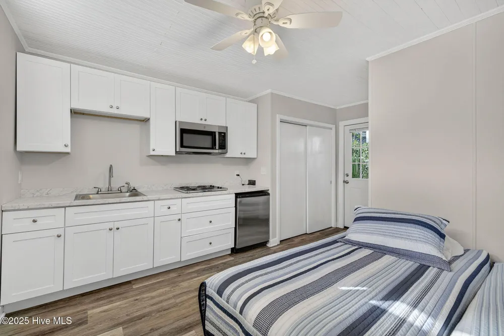 9 E Atlanta Street E Wrightsville Beach, NC 28480