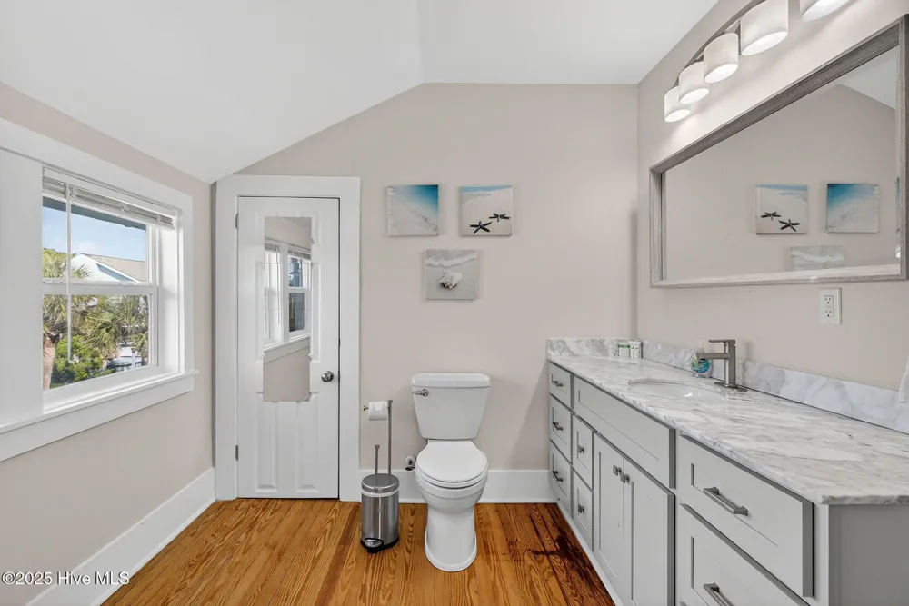 9 E Atlanta Street E Wrightsville Beach, NC 28480