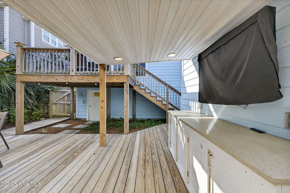 9 E Atlanta Street E Wrightsville Beach, NC 28480