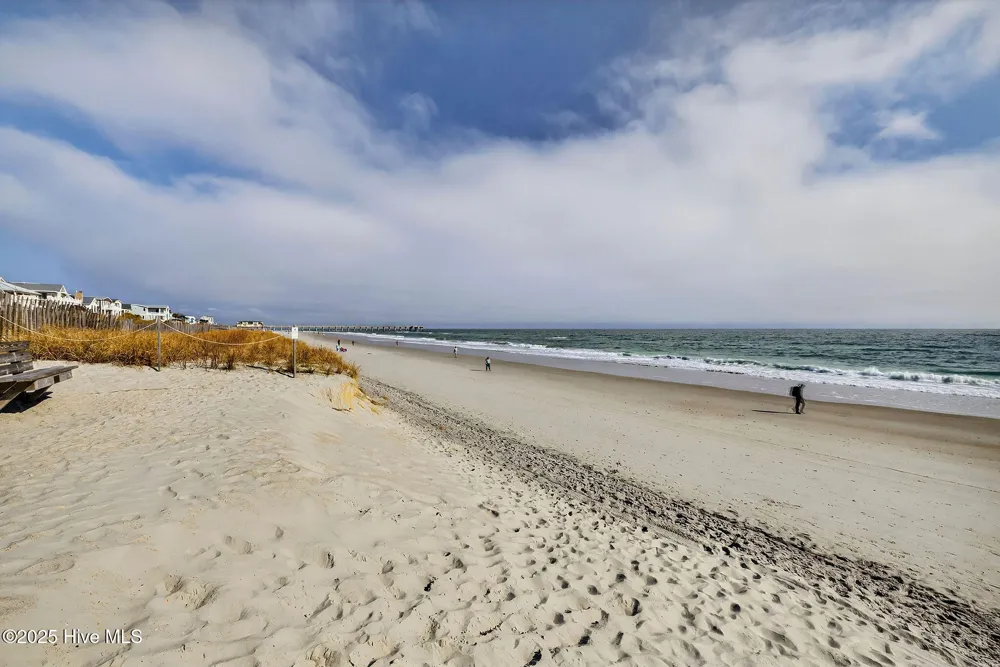 9 E Atlanta Street E Wrightsville Beach, NC 28480
