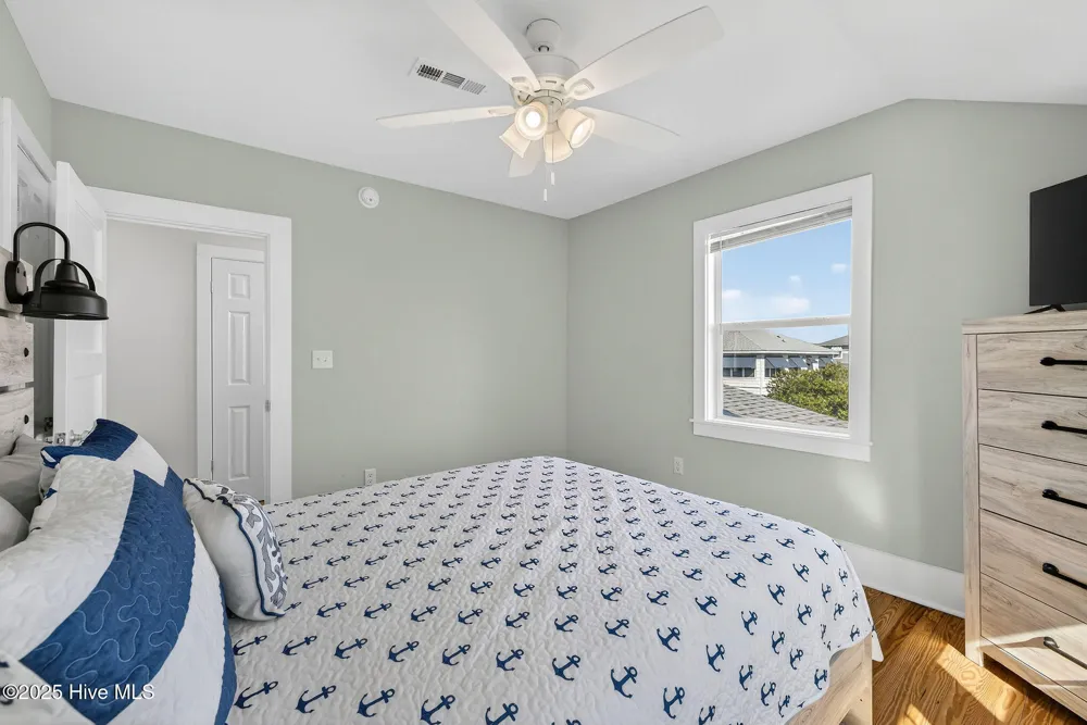 9 E Atlanta Street E Wrightsville Beach, NC 28480