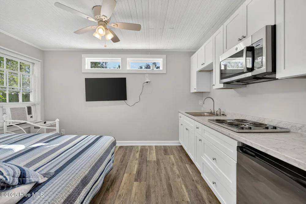 9 E Atlanta Street E Wrightsville Beach, NC 28480