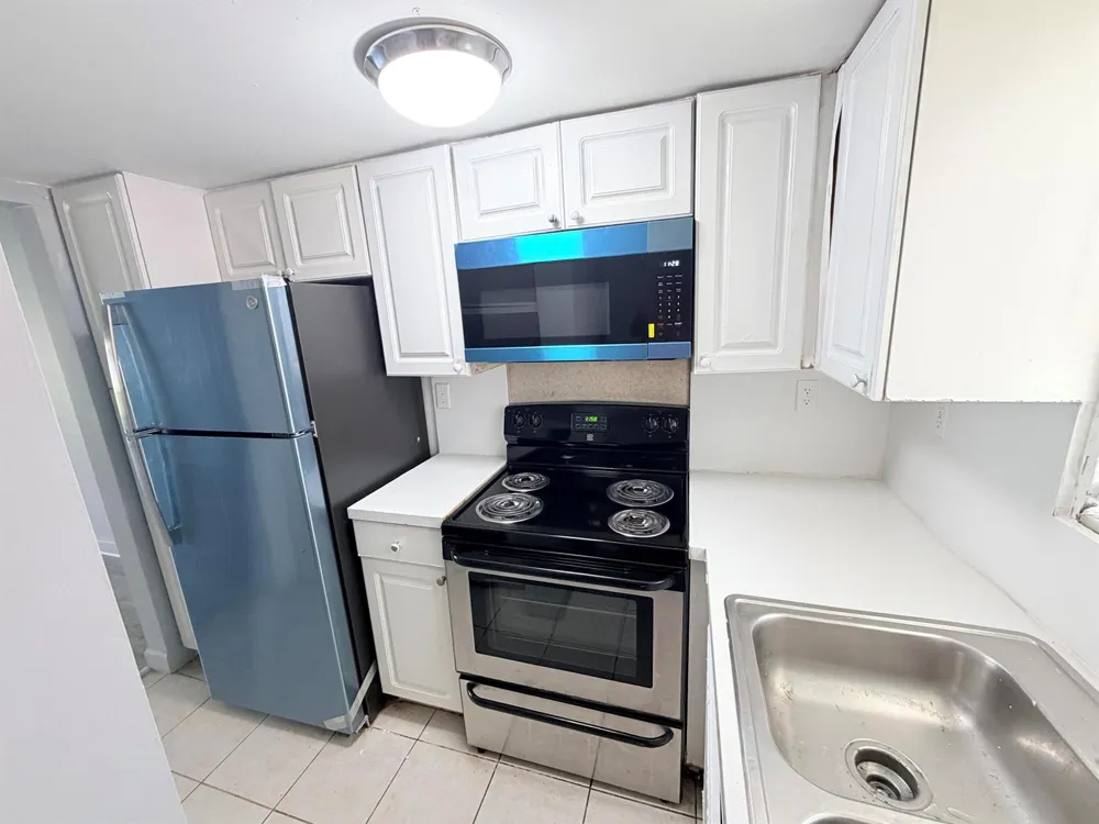 1501 CRESCENT CIRCLE #C19 Lake Park, FL 33403