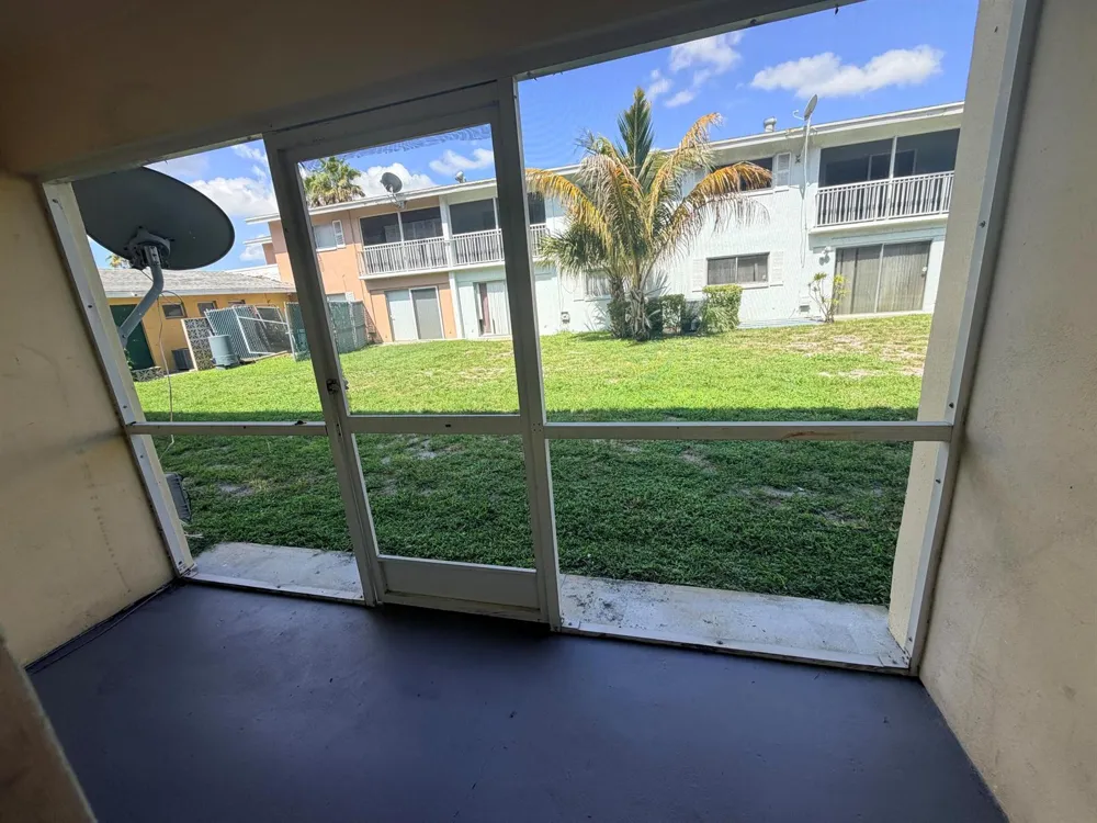 1501 CRESCENT CIRCLE #C19 Lake Park, FL 33403