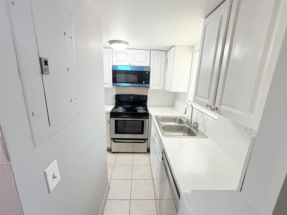 1501 CRESCENT CIRCLE #C19 Lake Park, FL 33403