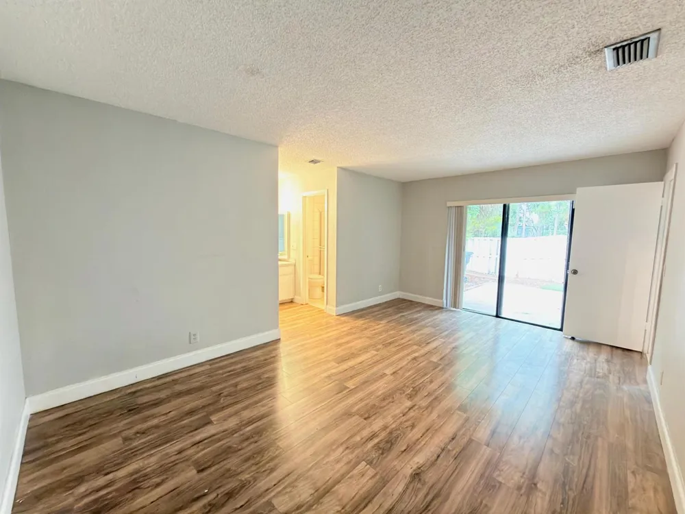 6287 Scotch Pine Lane Lake Worth, FL 33462