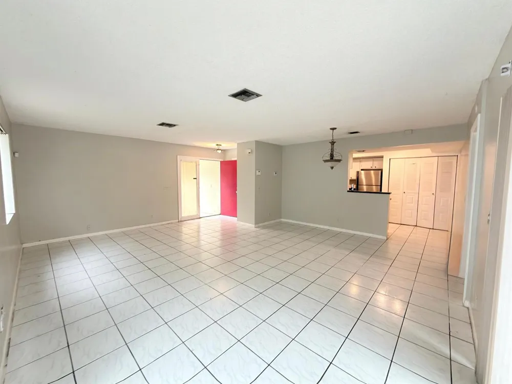 6287 Scotch Pine Lane Lake Worth, FL 33462