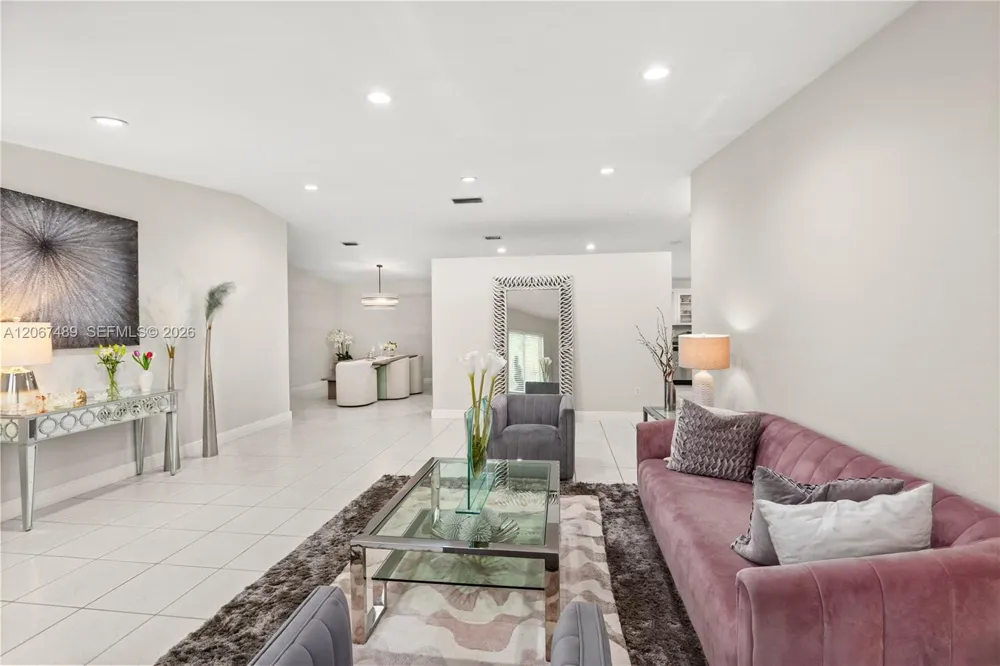 9840 NW 28th Ter Doral, FL 33172