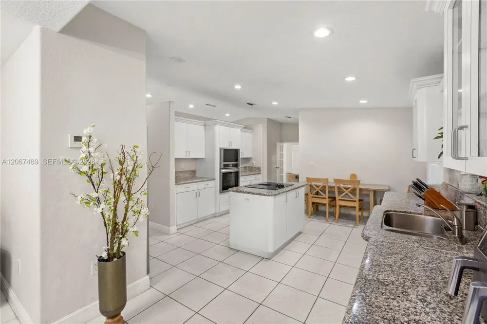 9840 NW 28th Ter Doral, FL 33172