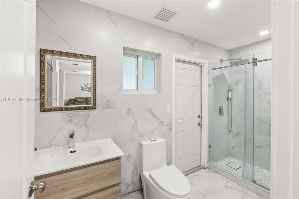 9840 NW 28th Ter Doral, FL 33172