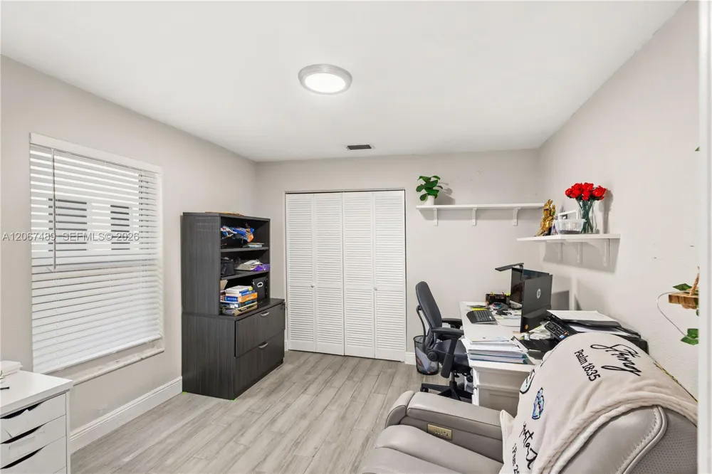 9840 NW 28th Ter Doral, FL 33172