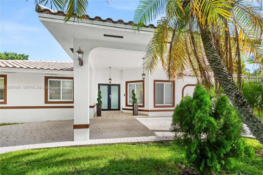9840 NW 28th Ter Doral, FL 33172