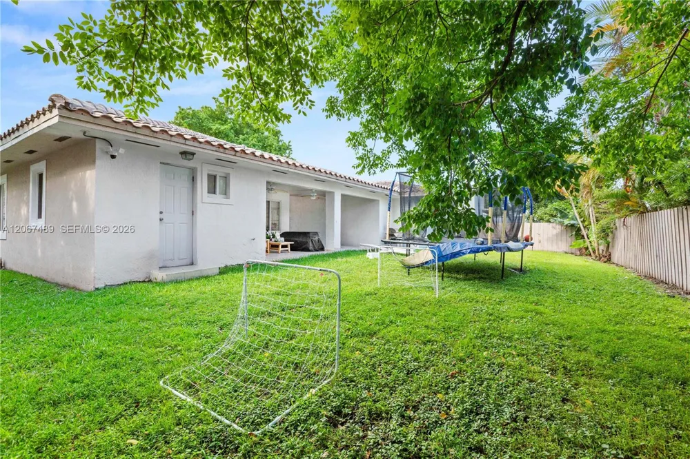 9840 NW 28th Ter Doral, FL 33172