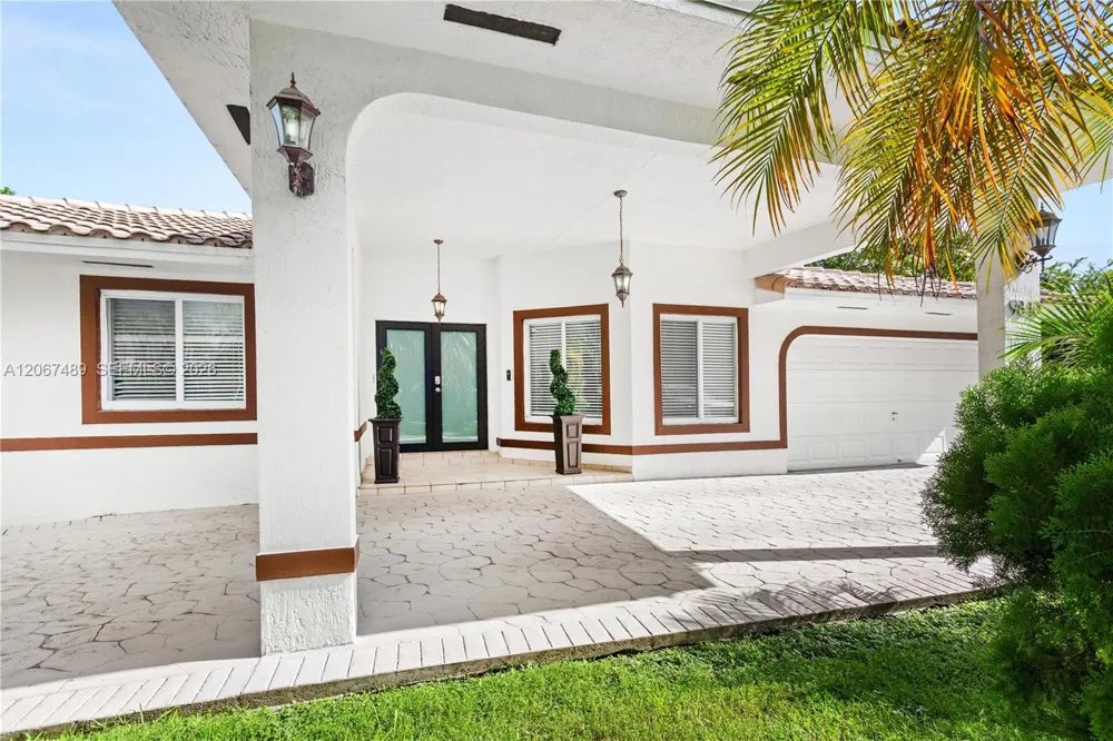 9840 NW 28th Ter Doral, FL 33172