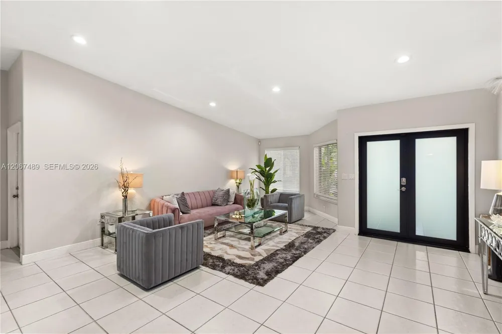 9840 NW 28th Ter Doral, FL 33172