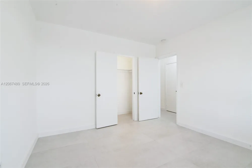 974 Biarritz Dr #11 Miami Beach, FL 33141