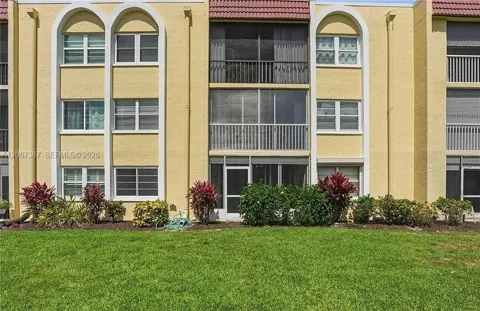 1085 Forest Lakes Dr #8102