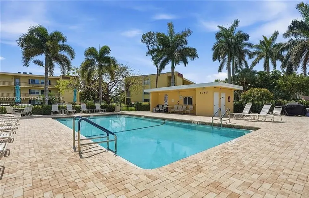 1085 Forest Lakes Dr #8102 Naples, FL 34105