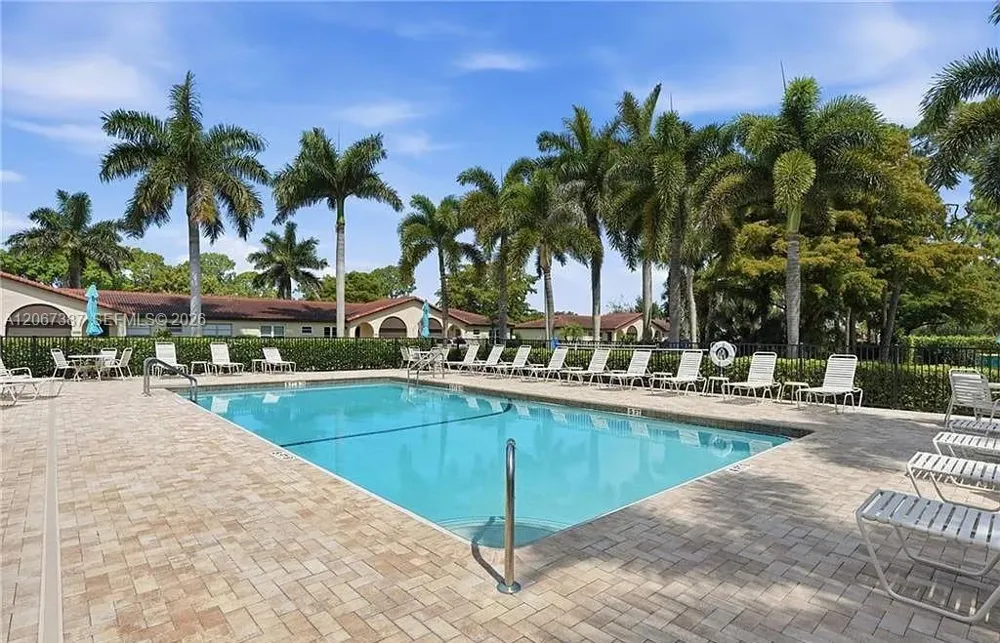 1085 Forest Lakes Dr #8102 Naples, FL 34105