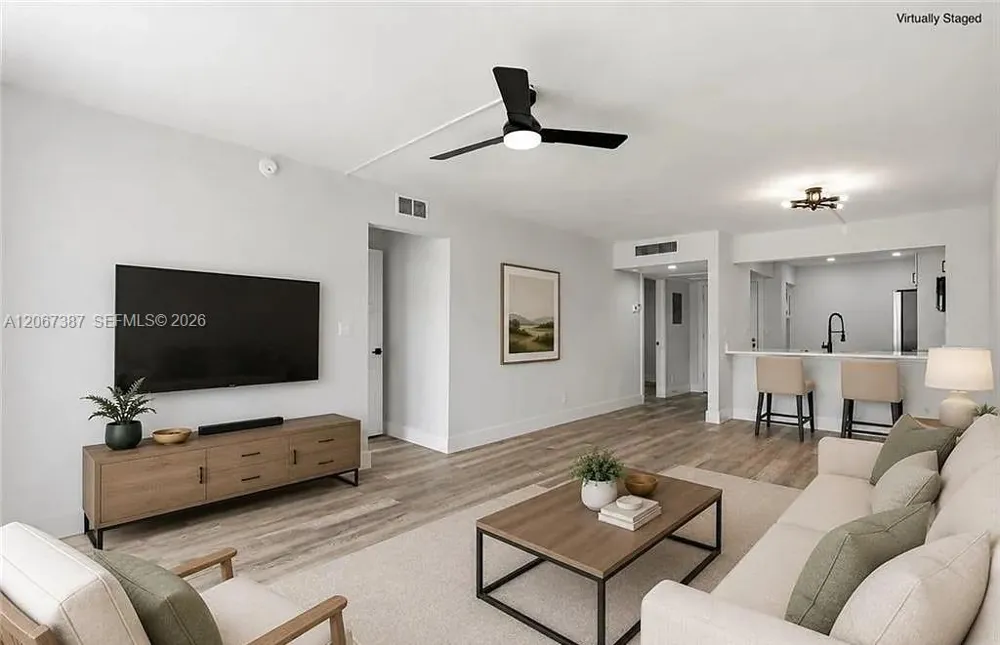 1085 Forest Lakes Dr #8102 Naples, FL 34105