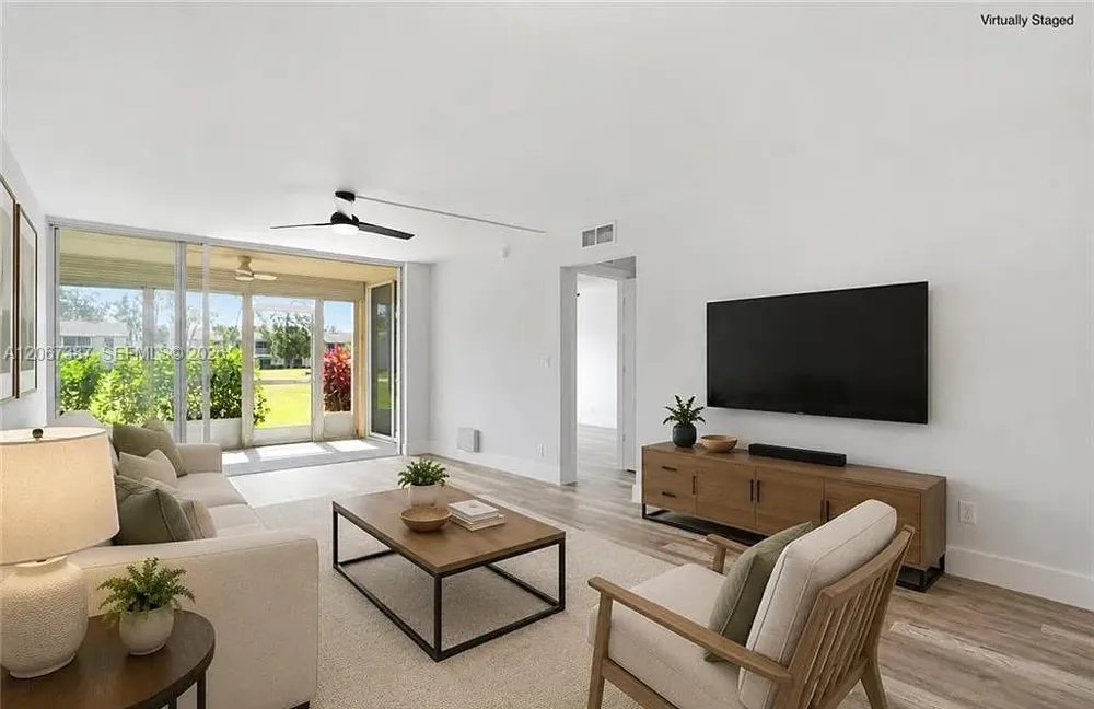 1085 Forest Lakes Dr #8102 Naples, FL 34105