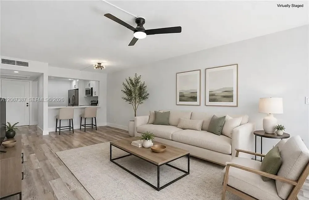 1085 Forest Lakes Dr #8102 Naples, FL 34105