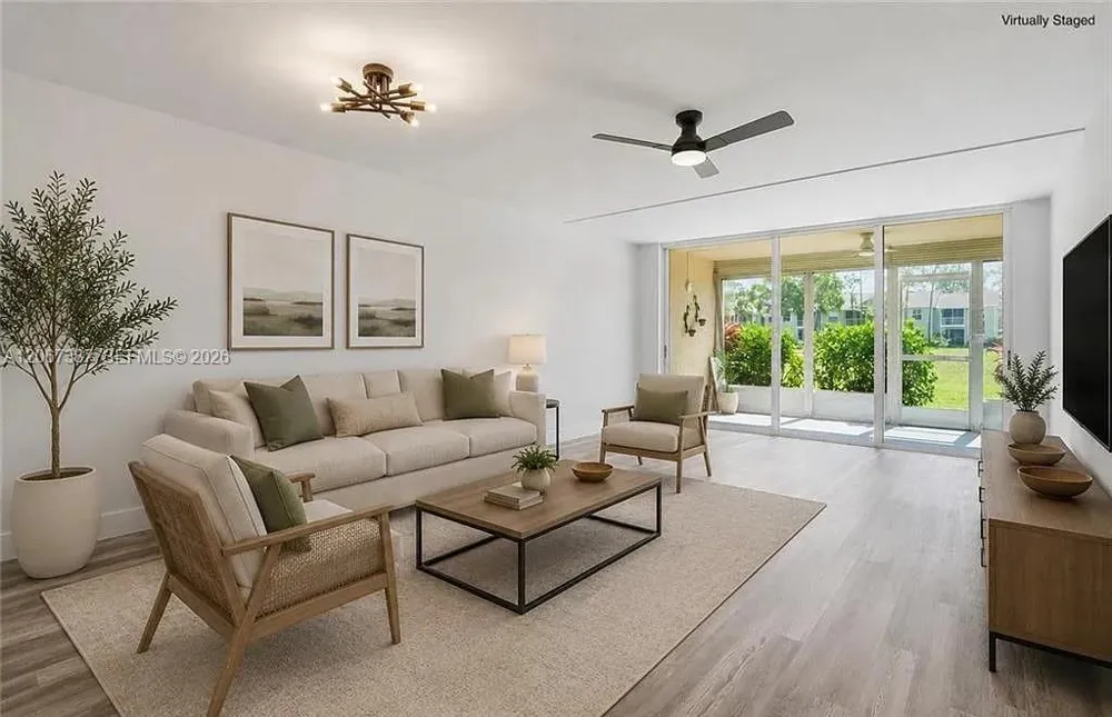 1085 Forest Lakes Dr #8102 Naples, FL 34105