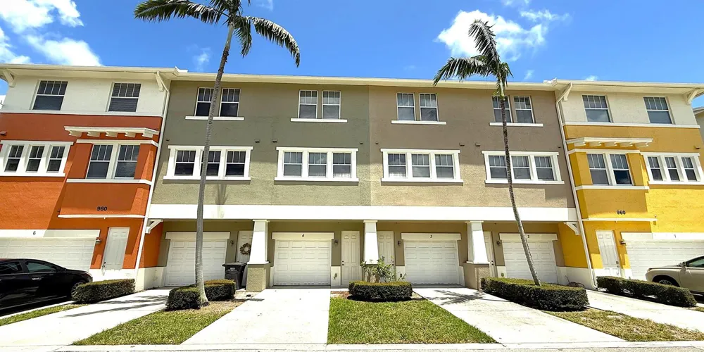 960 MILLBRAE COURT #4 West Palm Beach, FL 33401