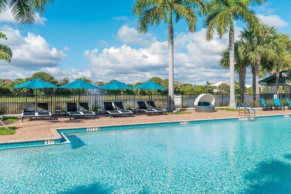 960 MILLBRAE COURT #4 West Palm Beach, FL 33401