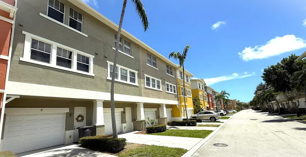 960 MILLBRAE COURT #4 West Palm Beach, FL 33401