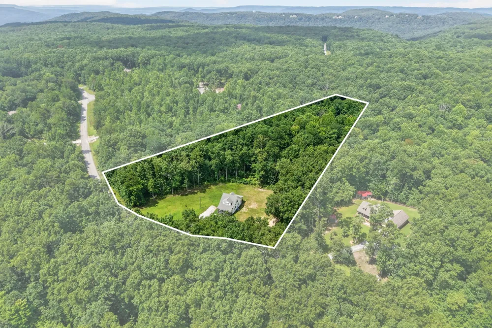 1023 W Laurel Way Monterey, TN 38574