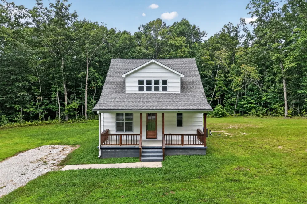 1023 W Laurel Way Monterey, TN 38574