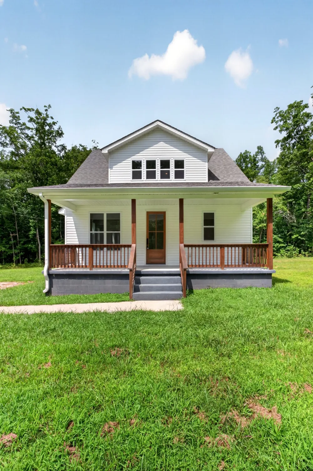 1023 W Laurel Way Monterey, TN 38574