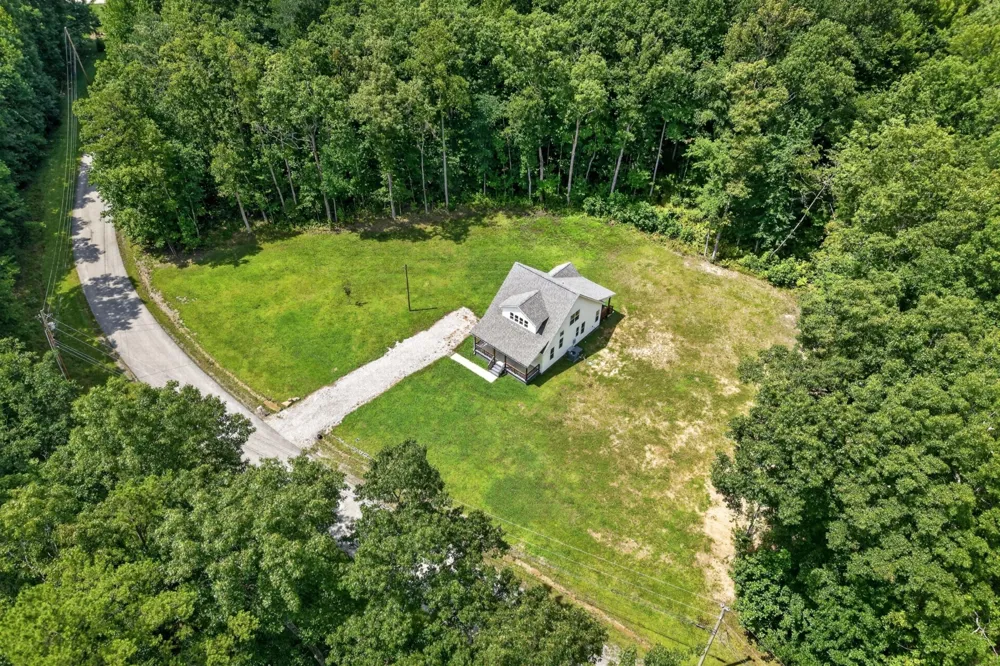 1023 W Laurel Way Monterey, TN 38574
